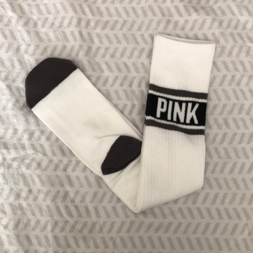 ON HOLD VS PINK SOCKS